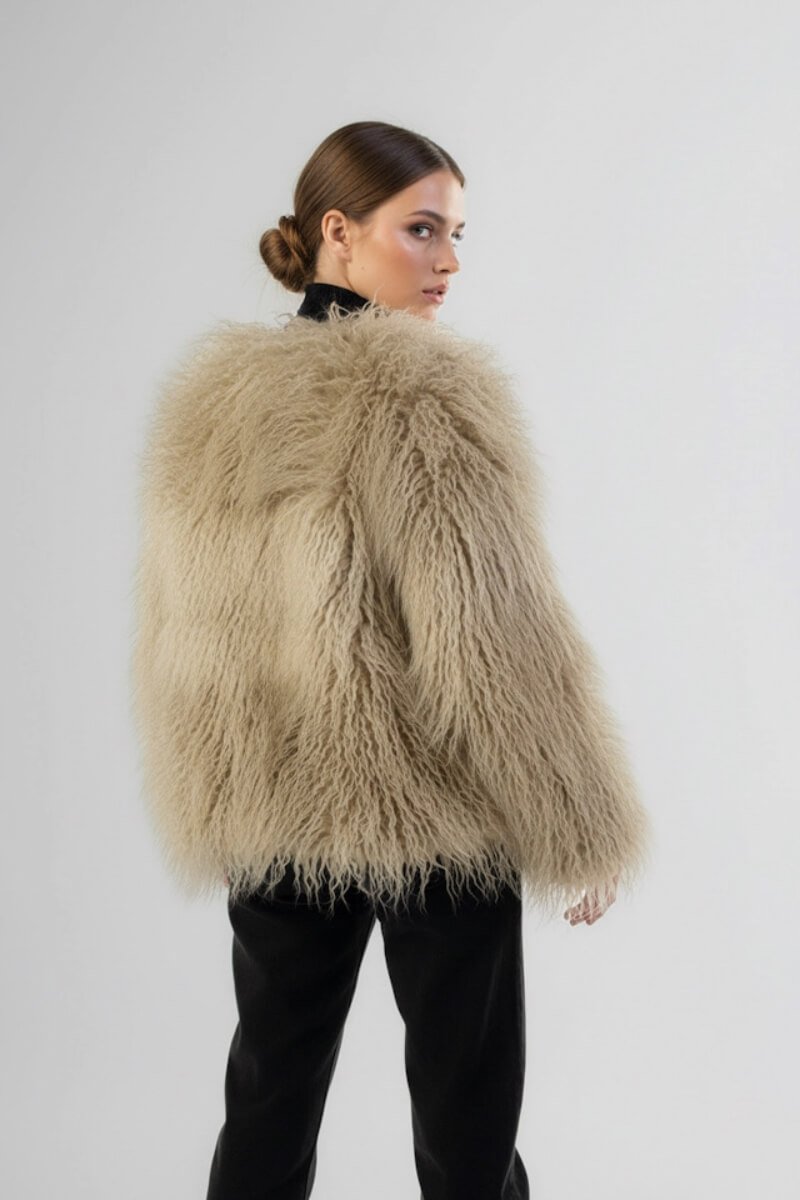 Beżowe sztuczne futerko LIKE A DIVA