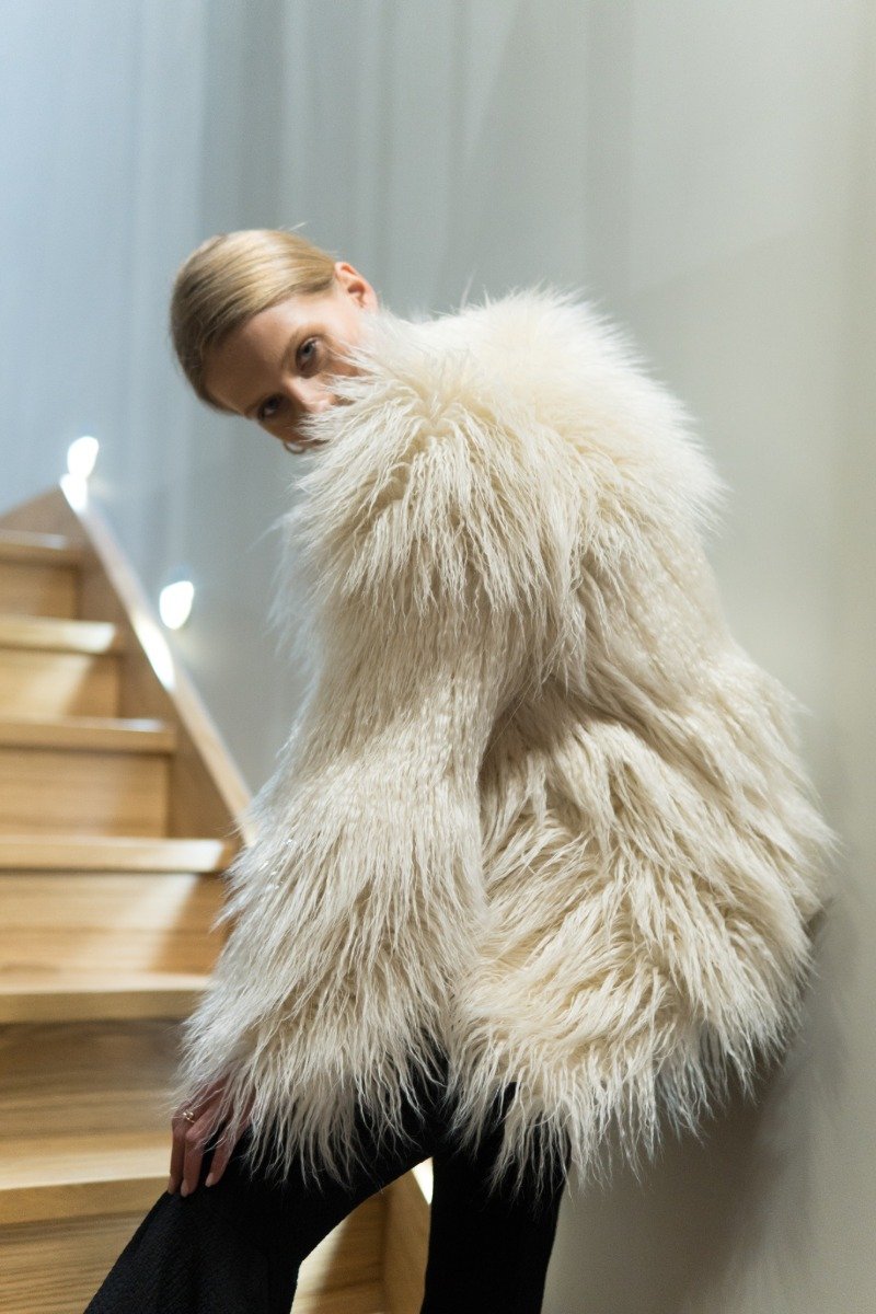 Kremowe sztuczne futerko LIKE A DIVA