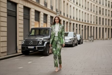 Elegancki garnitur damski online FORTINI – nowoczesna stylizacja do pracy i na wyjątkowe okazje